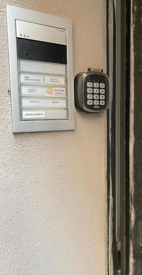 Casa Zinzuledda Cagliari Apartment Ngoại thất bức ảnh